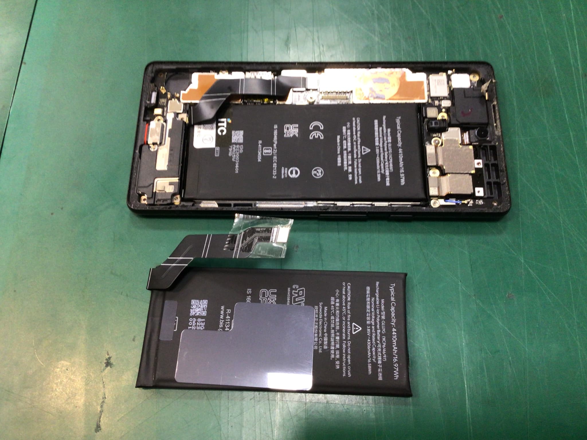 ふじみ野市、川越市、所沢市でPixel6aのバッテリー交換ならスマホ修理工房イオン大井店にお任せください！